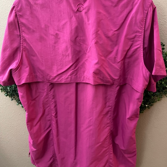Magellan Ladies Fishing Shirt in Hard-to-Find Festival Fuschia - Picture 2 of 5